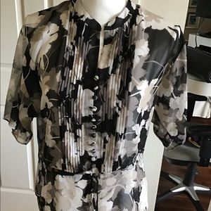 Blouse with floral design